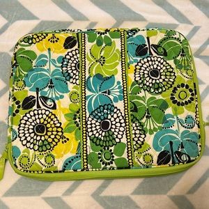 Vera Bradley laptop case (discontinued pattern)